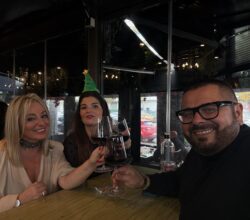¡¡¡…LLEGA LA NAVIDAD A CASA!!!!                              ¡El equipo de Kilig Home Inmobiliaria os desea Felices Fiestas y que vuestro hogar se llene de luz y alegría!