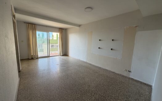 PISO EXTERIOR CON TERRAZA A 1 MINUTO DE LA PLAYA VICTORIA